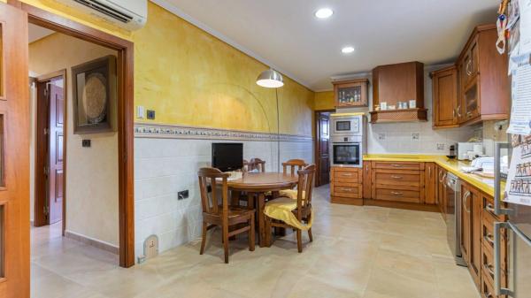 Chalet en Los Montesinos