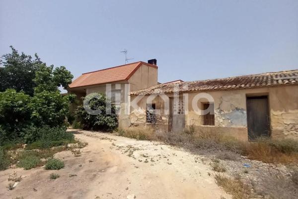 Casa independiente en calle Alberto Paredes