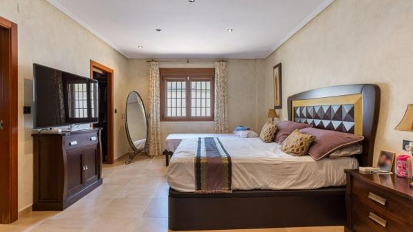 Chalet en Los Montesinos