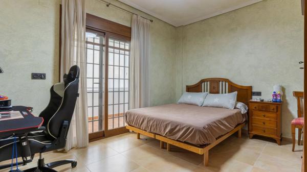 Chalet en Los Montesinos