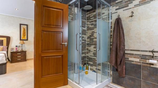 Chalet en Los Montesinos