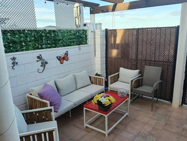 Casa independiente en calle Almendro, 17