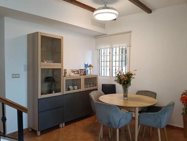 Casa independiente en calle Almendro, 17