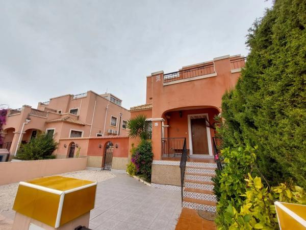 Chalet pareado en calle Clavellina, 262