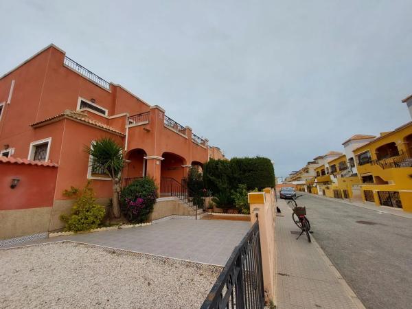 Chalet pareado en calle Clavellina, 262