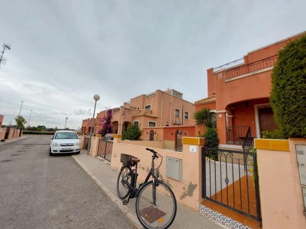 Chalet pareado en calle Clavellina, 262