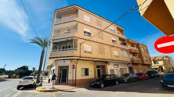 Piso en Los Montesinos