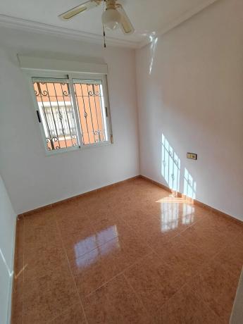 Chalet pareado en calle Amapola