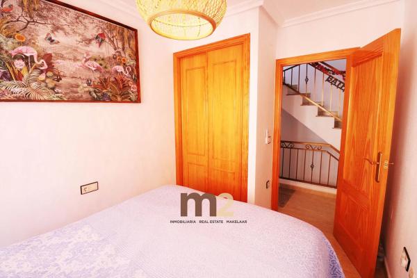 Chalet pareado en calle Clavellina