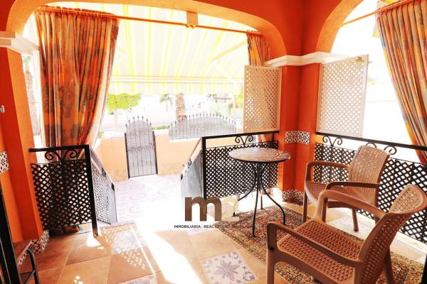 Chalet pareado en calle Clavellina