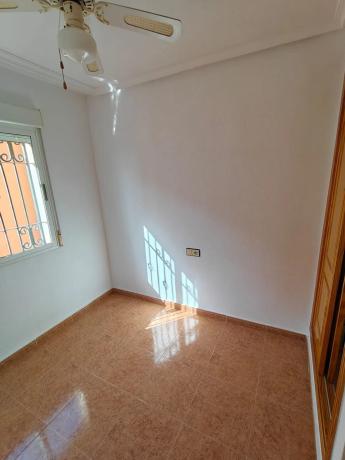 Chalet adosado en calle Amapola, 27