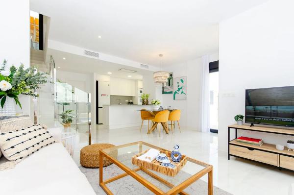 Casa independiente en calle Mandarino