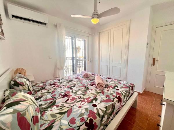 Chalet pareado en calle Melocotonero