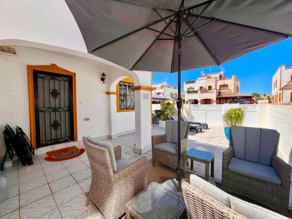 Chalet pareado en calle Melocotonero