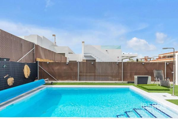 Casa independiente en plaza H-2 Azahar-1