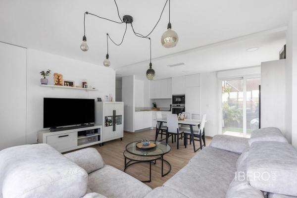 Casa independiente en plaza H-2 Azahar-1