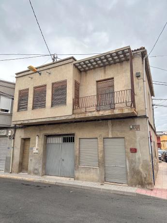 Chalet adosado en calle la Feria, 2