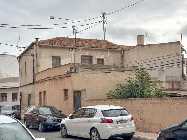 Chalet adosado en calle la Feria, 2