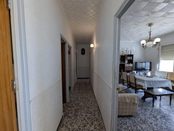 Chalet pareado en calle Juan Carlos I