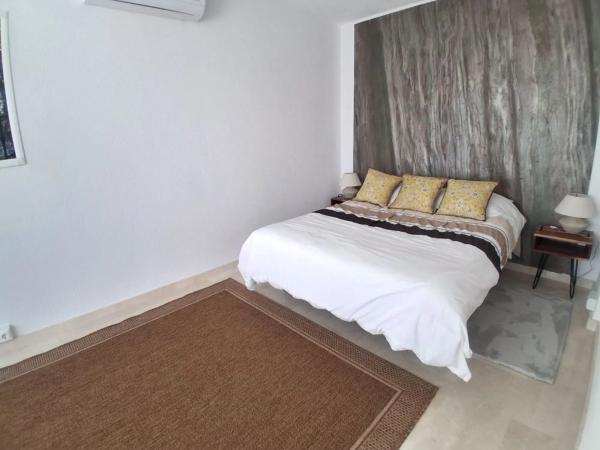 Casa independiente en calle Oleza