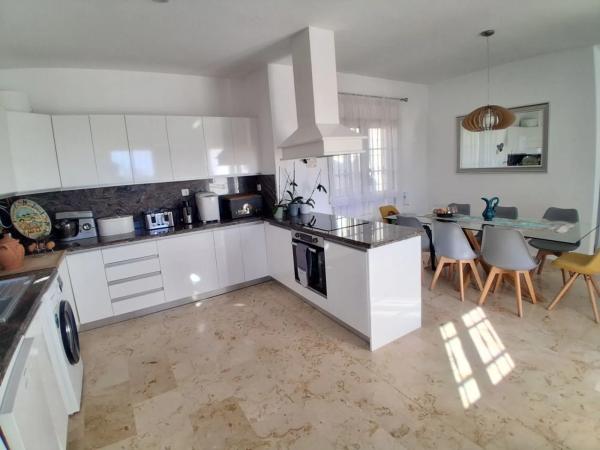 Casa independiente en calle Oleza