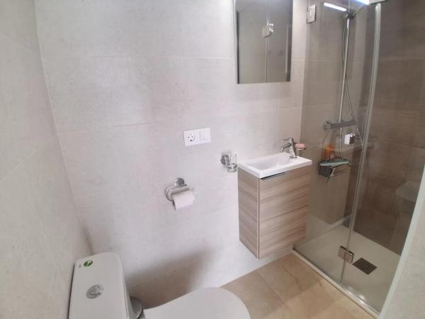 Casa independiente en calle Oleza