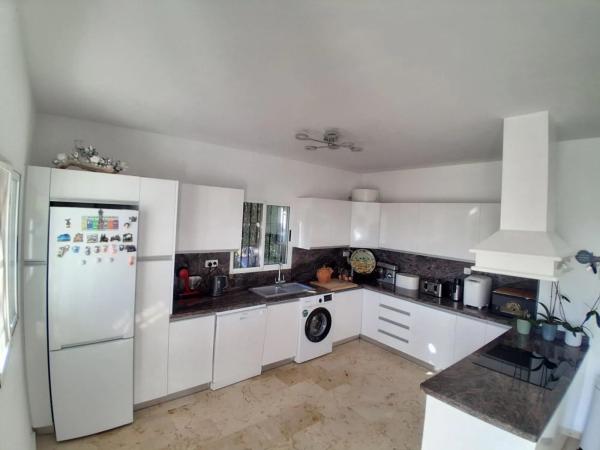 Casa independiente en calle Oleza