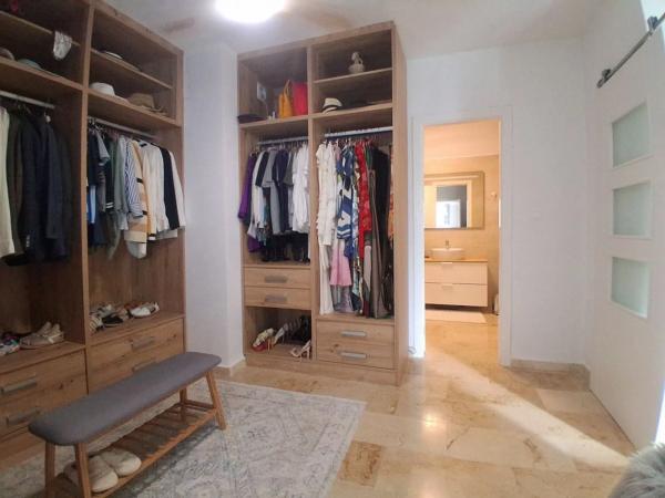 Casa independiente en calle Oleza