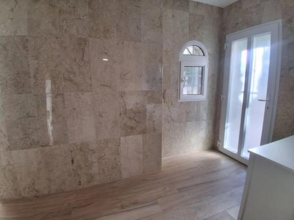 Casa independiente en calle Oleza