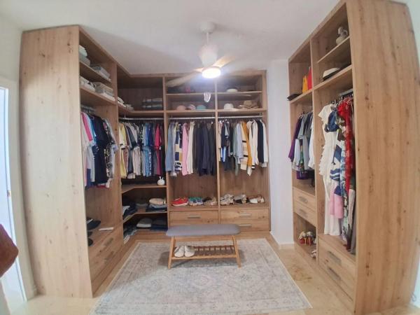 Casa independiente en calle Oleza