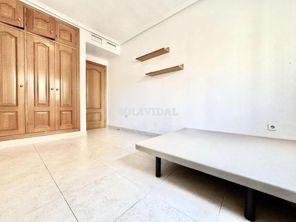 Piso en calle Luis Barcala