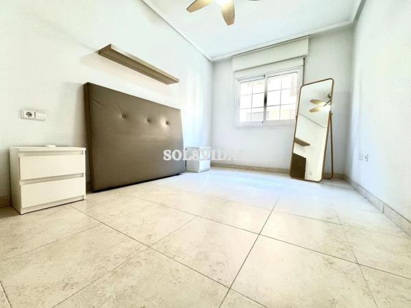 Piso en calle Luis Barcala