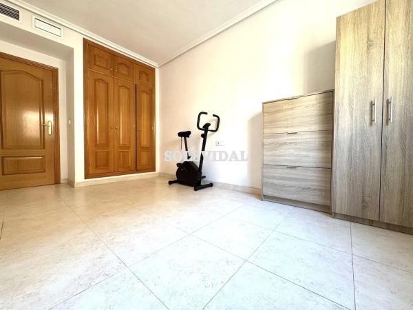 Piso en calle Luis Barcala