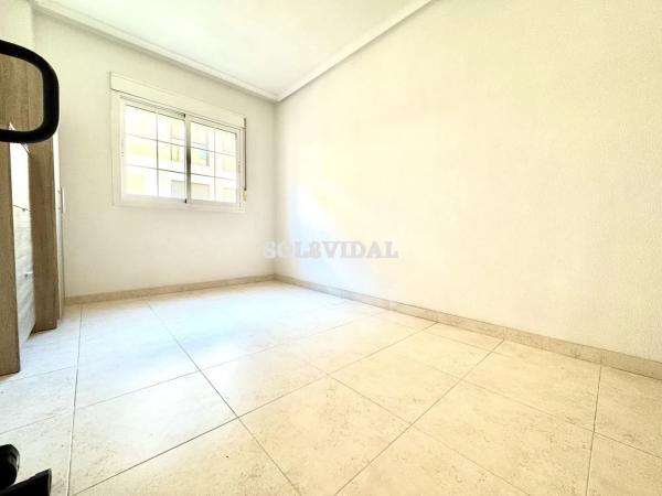 Piso en calle Luis Barcala