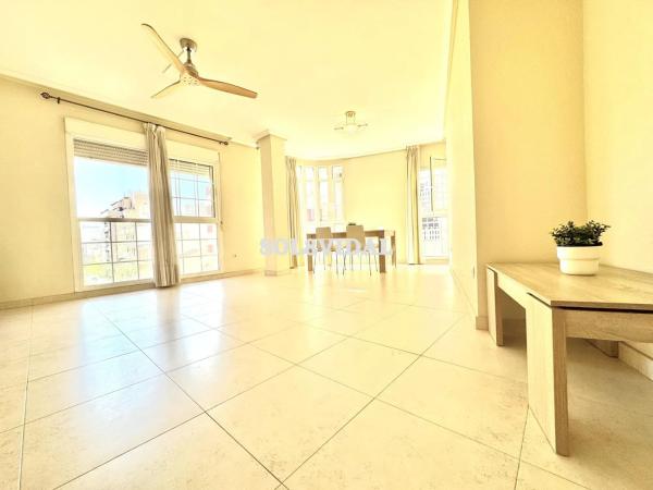 Piso en calle Luis Barcala