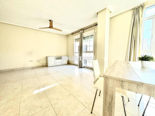 Piso en calle Luis Barcala