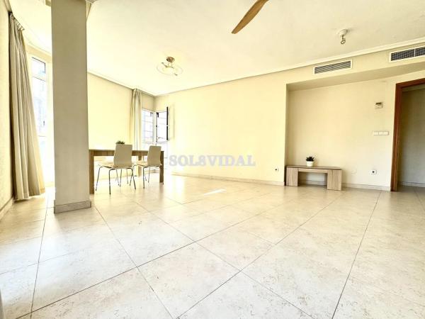 Piso en calle Luis Barcala