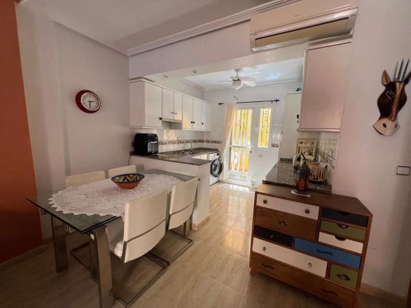 Chalet adosado en calle Fuego, 5