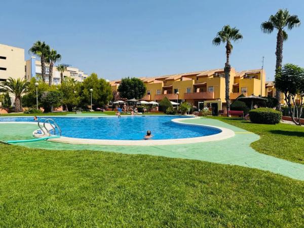 Chalet adosado en calle Fuego, 5