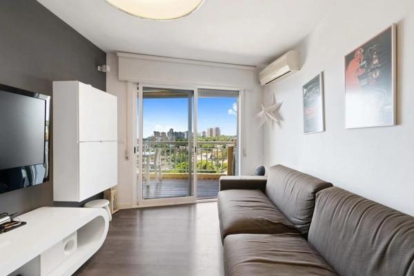 Piso en avenida de las Adelfas, 4