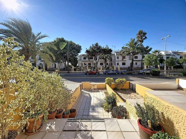 Chalet adosado en avenida del Cabo, 7