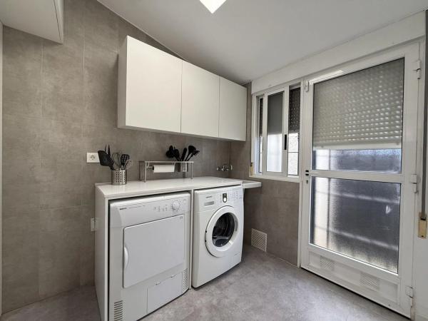 Casa independiente en calle Salvador Rueda Cmor