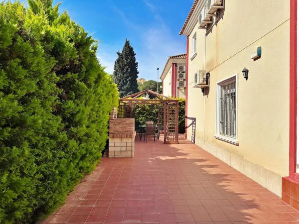 Casa independiente en calle Gloria Fuertes, 8