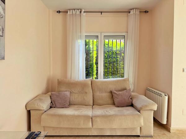 Casa independiente en calle Gloria Fuertes, 8