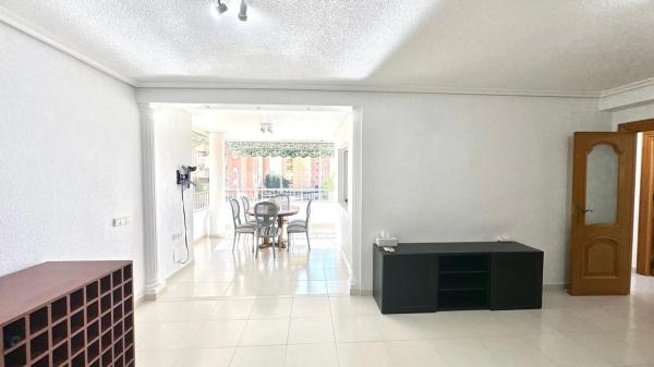 Piso en calle Rube Darío Cmor