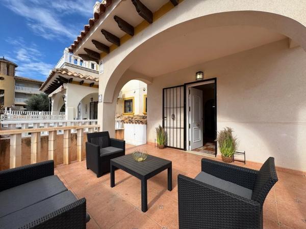 Chalet adosado en calle Castillo de Guadalest