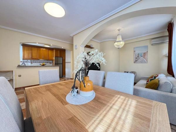 Chalet adosado en calle Castillo de Guadalest