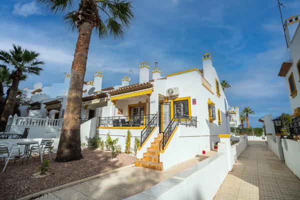 Chalet en Barrio Lomas de Cabo Roig-Los Dolses