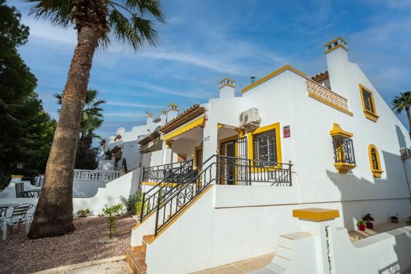 Chalet en Barrio Lomas de Cabo Roig-Los Dolses