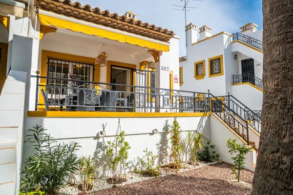 Chalet en Barrio Lomas de Cabo Roig-Los Dolses